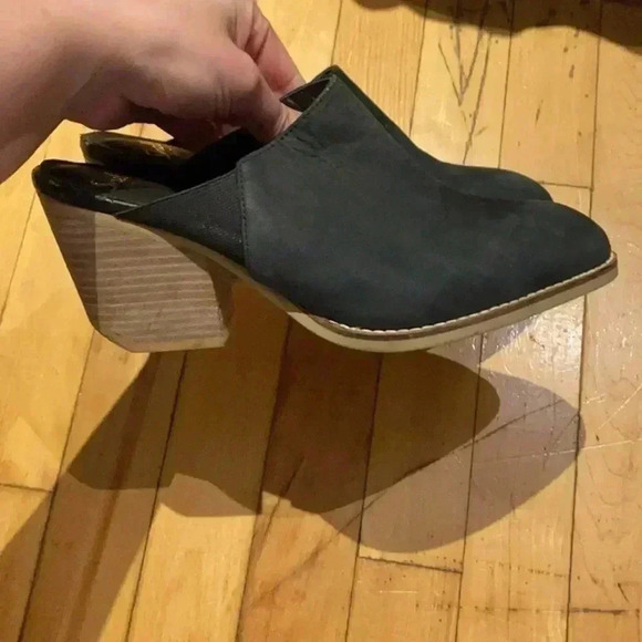 Leather pointy cowboy  clogs - Picture 5 of 10